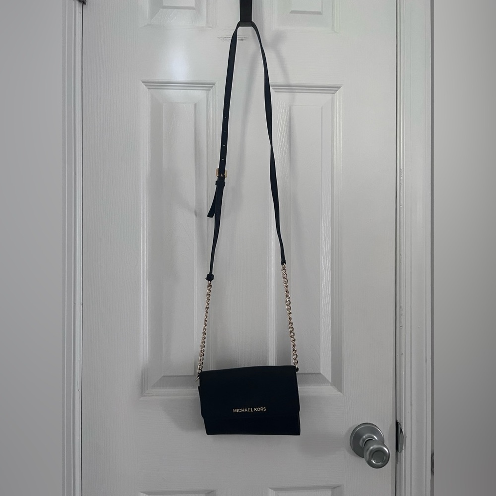 like new michael kors cross body purse